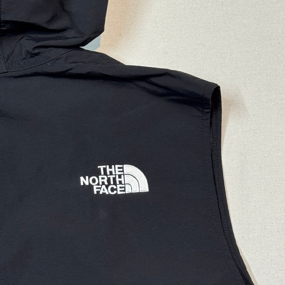 M) 노스페이스 후드 바람막이 조끼 블랙 상품이미지7