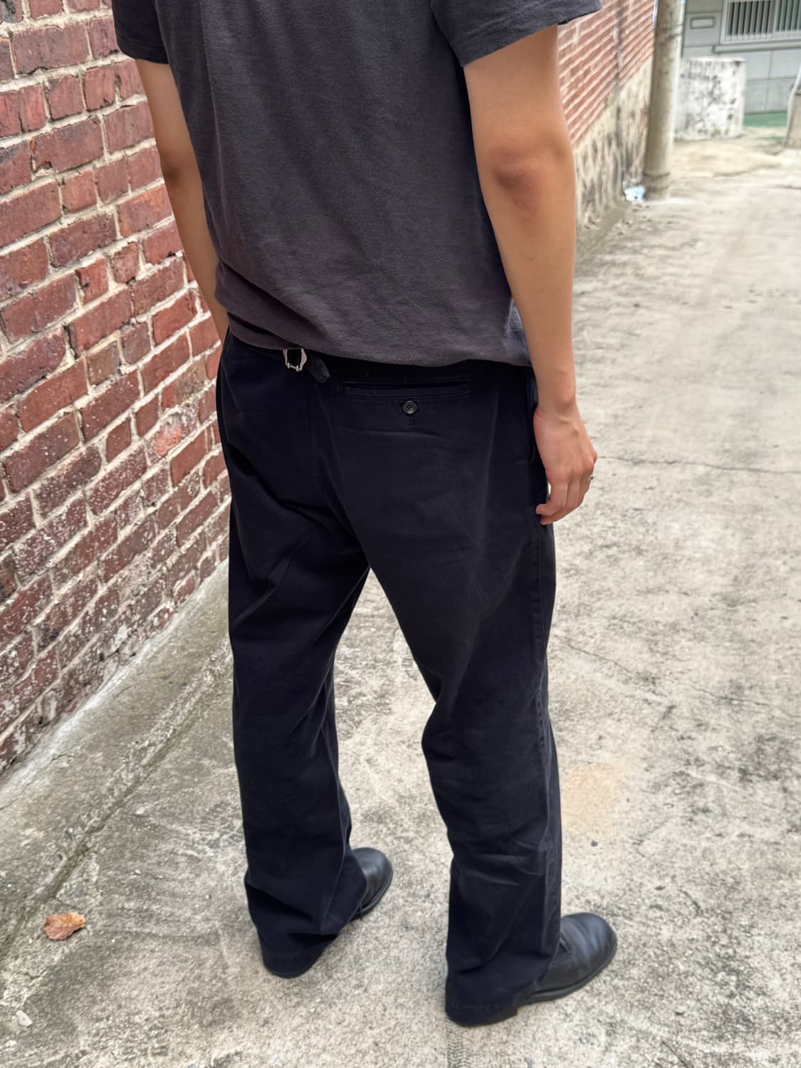 Margaret Howell Cotton Twill Tuck Pants 상품이미지3