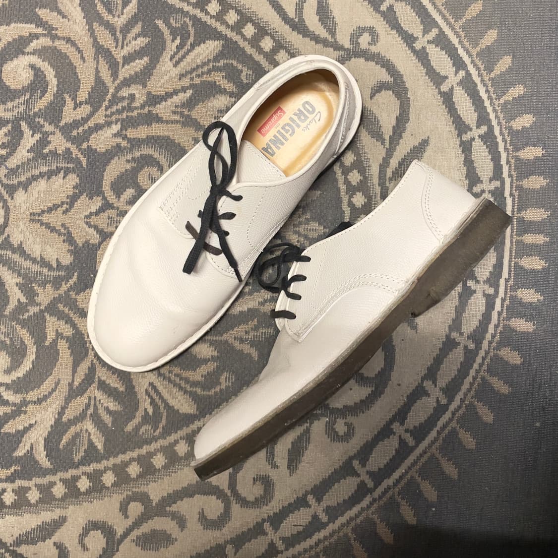 슈프림 X 클락스 화이트 데저트 말리 슈즈   상품이미지1