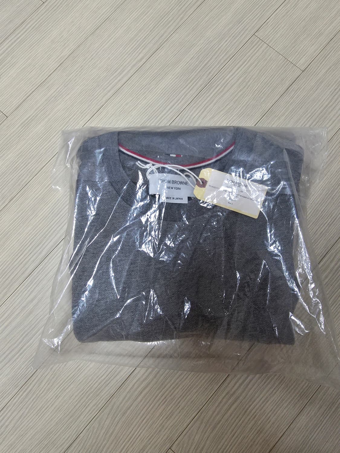 톰브라운 그레이 사선완장 맨투맨 새상품 상품이미지9