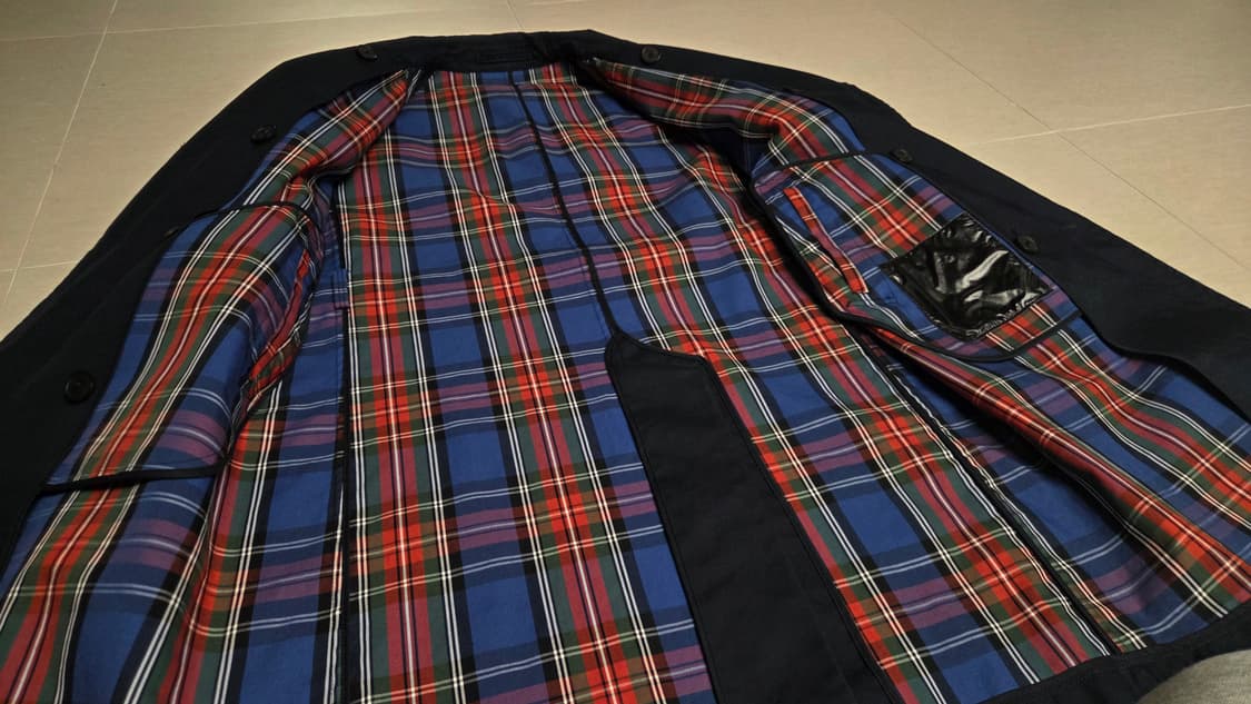 유니클로  x  JW 앤더슨 리버시블 체크 트렌치 코트 상품이미지3