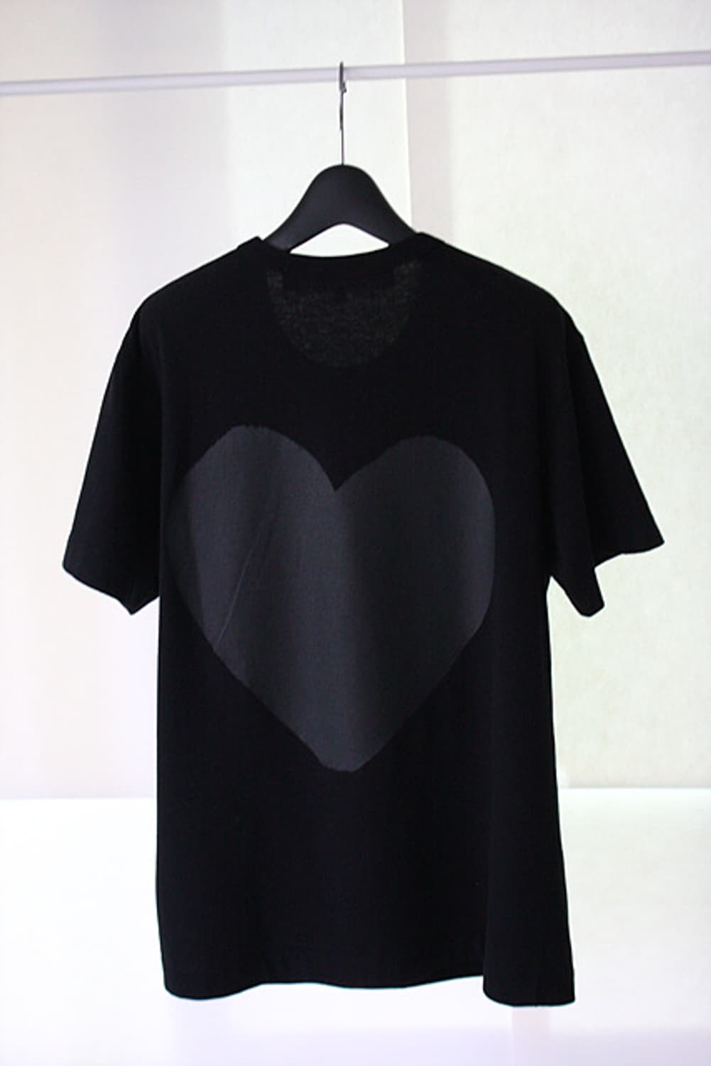 COMME DES GARCONS 플레이 꼼데가르송 빅하트 블랙 반팔티셔츠 상품이미지8
