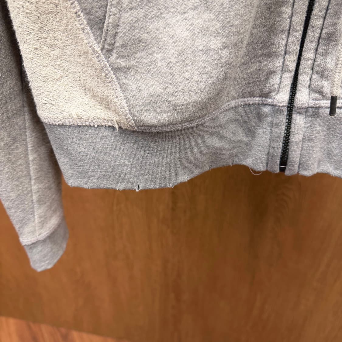 쟈딕 앤 볼테르 후드 집업 자켓 크라운 이니셜 자수 패치 디테일 그레이 상품이미지8