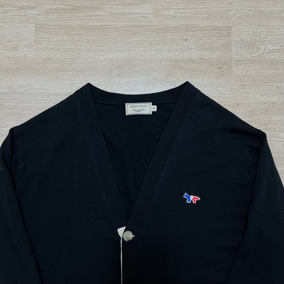 메종키츠네 트리컬러 폭스 자수로고 니트 가디건 [블랙] M/95 상품이미지2