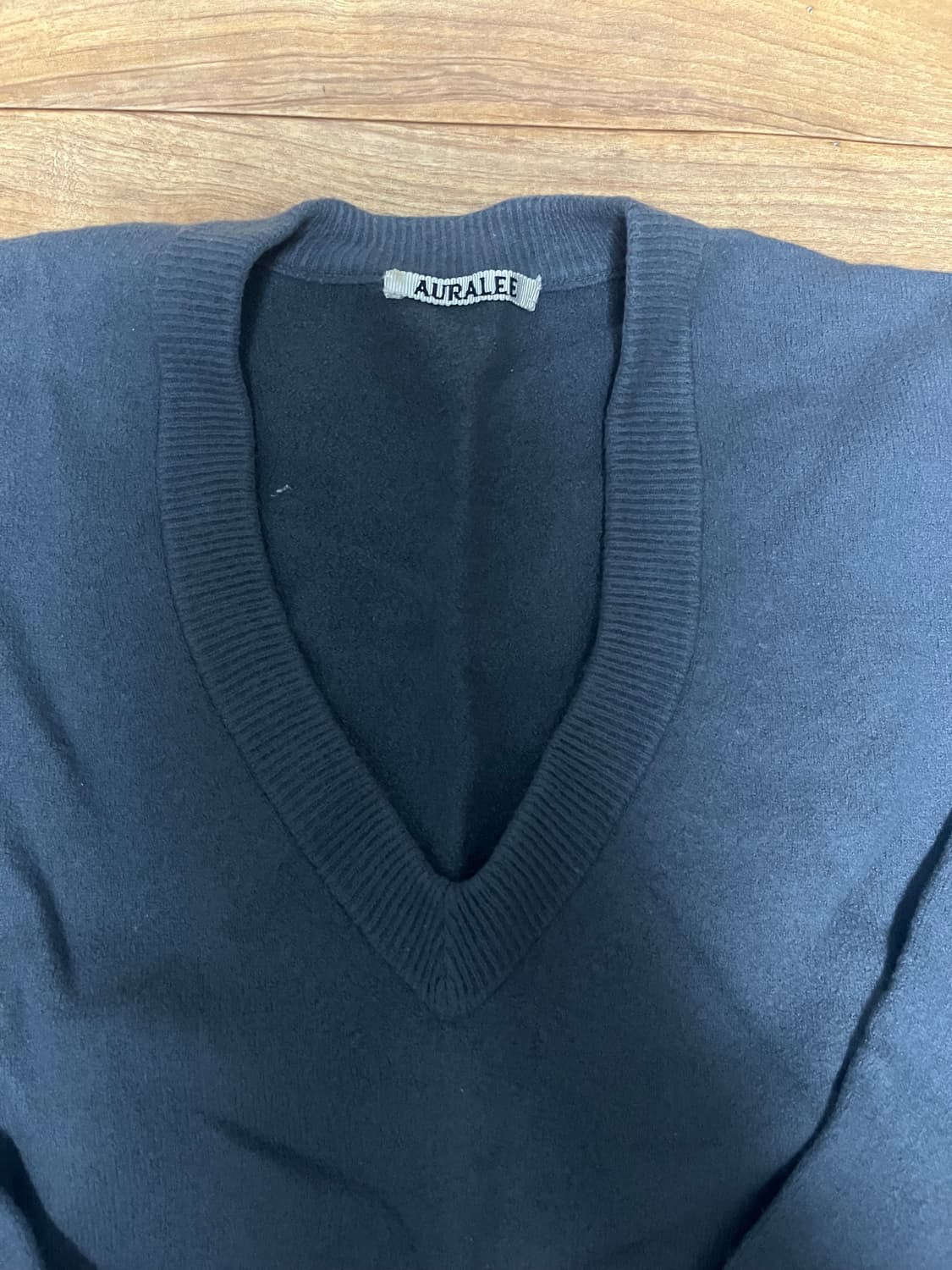 오라리 브이넥니트4 그레이 상품이미지2