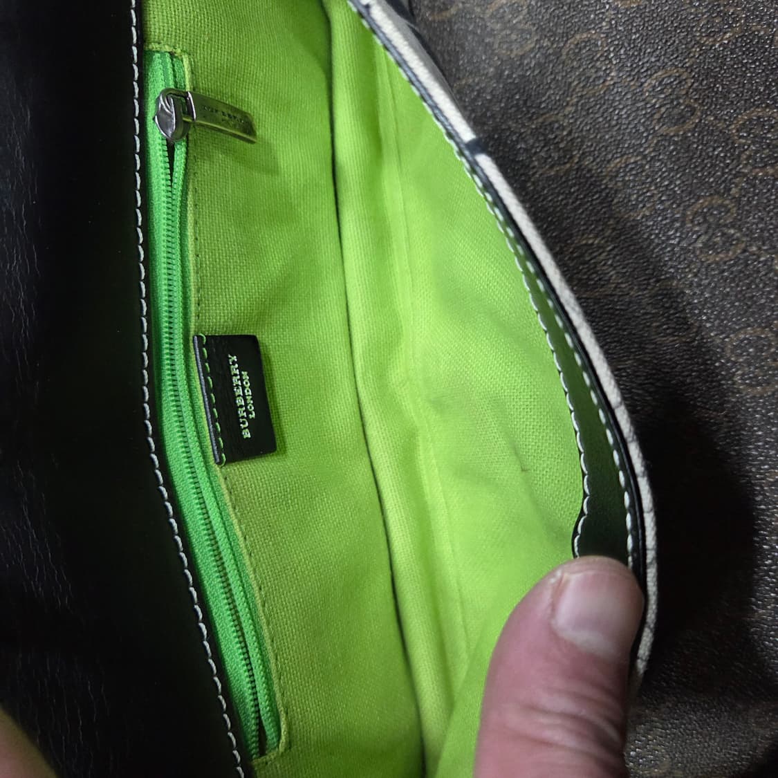 버버리 플라워 미니 클러치 상품이미지6