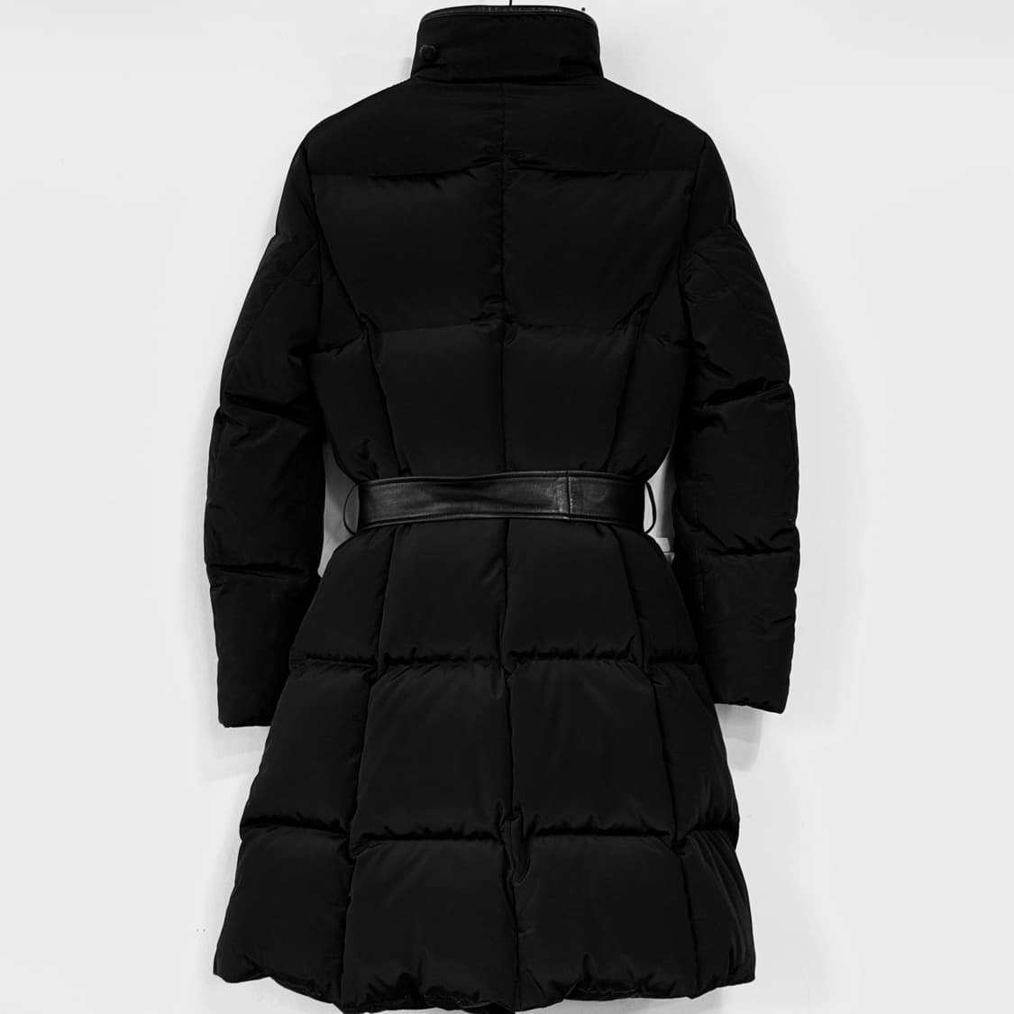 로에베 로고 포인트 다운 패딩 코트 상품이미지7
