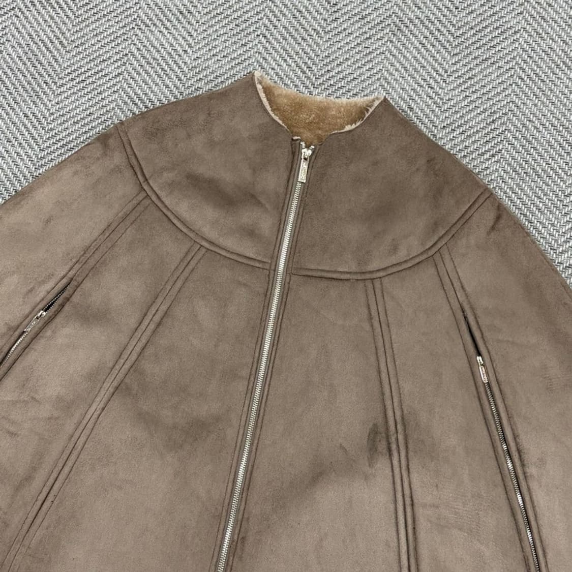 캘빈클라인진스 폭스퍼 스웨이드 케이프 v3085 상품이미지3