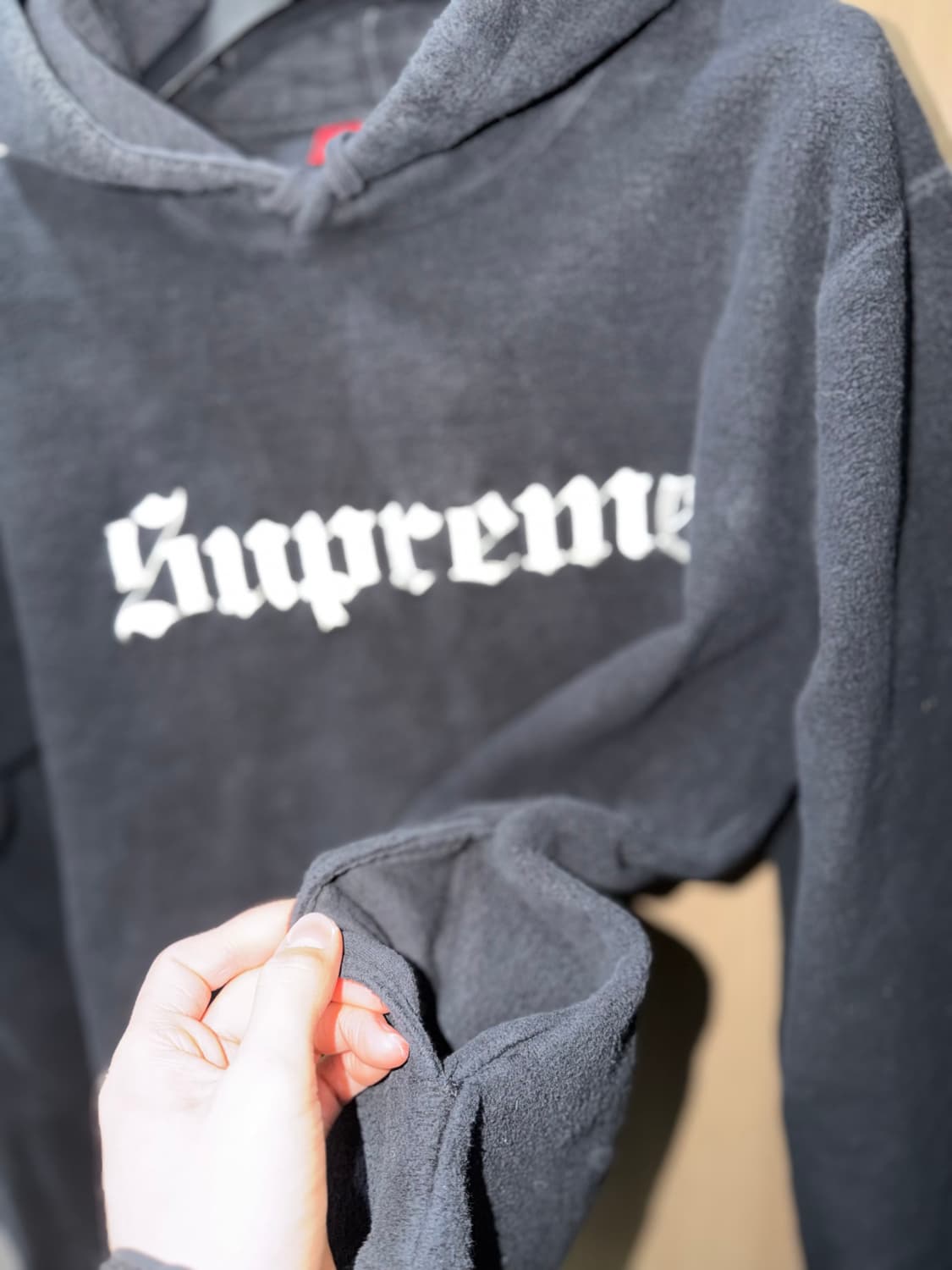 슈프림 [민트급.정품] 올드잉글리쉬 (시세 52만) 후드 플리스 L 상품이미지3