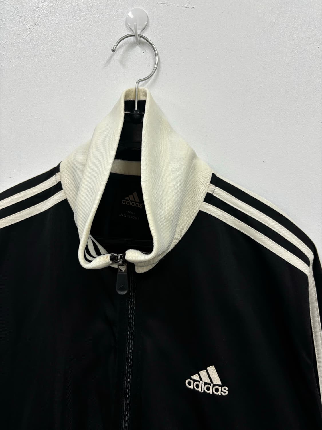 검흰 아디다스  트랙탑 상품이미지3
