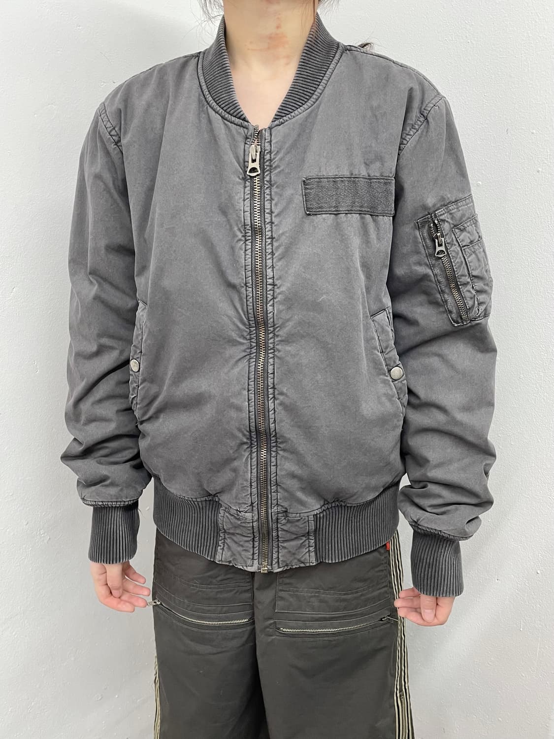 차콜 패치 봄버 자켓  상품이미지3