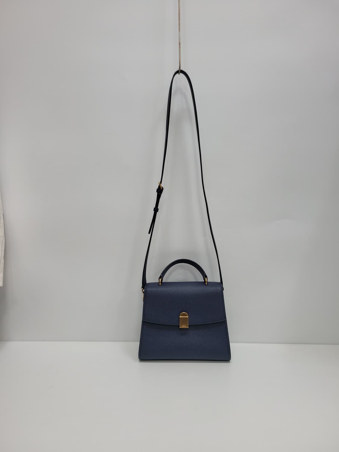 BEAN POLE 20FW 빈폴 블링 사첼백 / 가죽 블랙
 상품이미지7