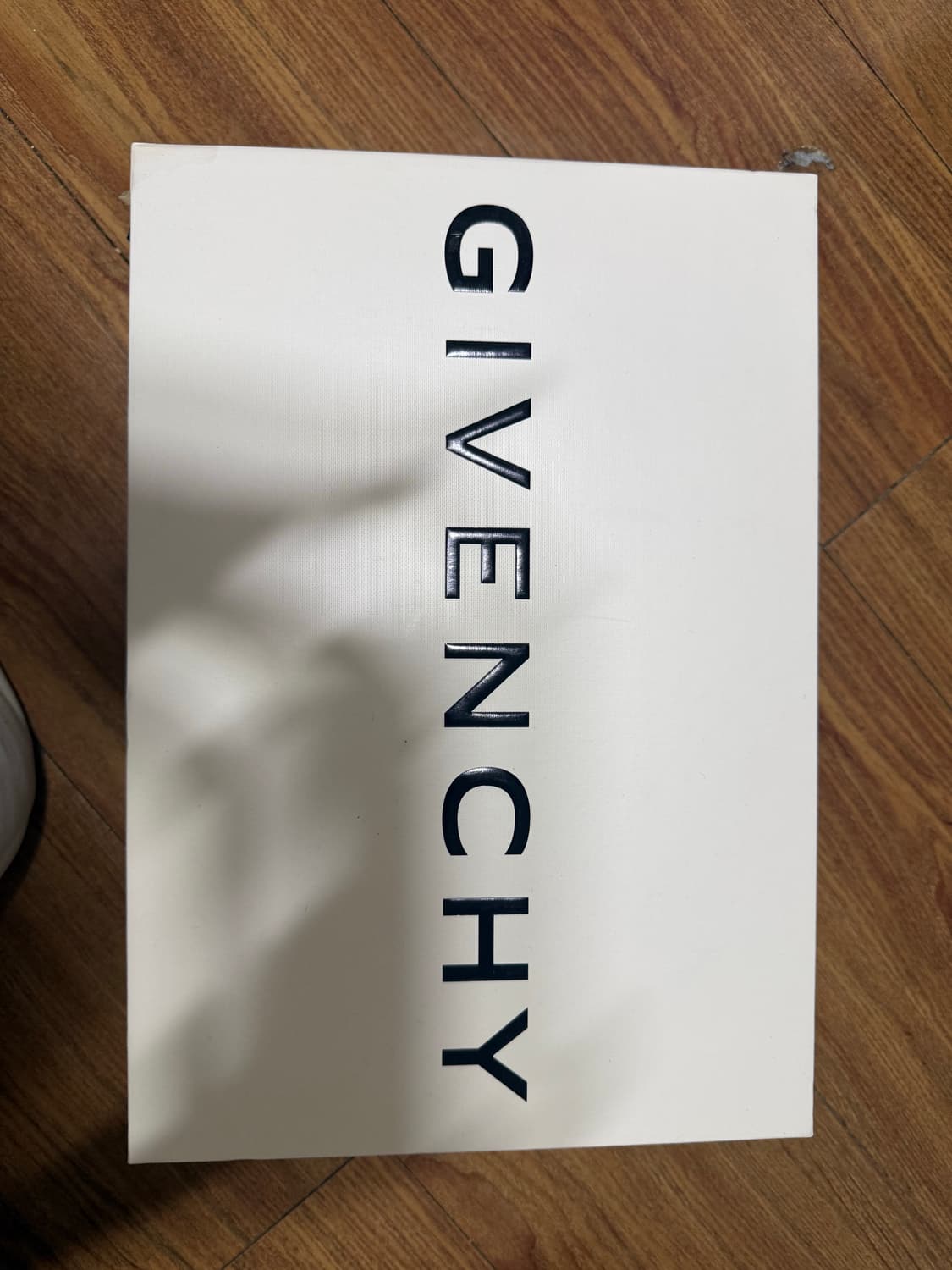 지방시 스니커즈 팔아유 상품이미지1