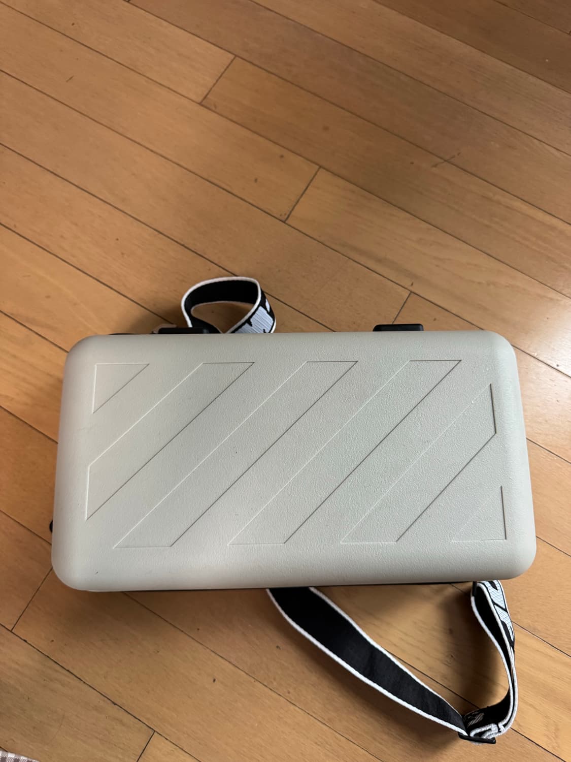 아모레퍼시픽 오프화이트 상품이미지1