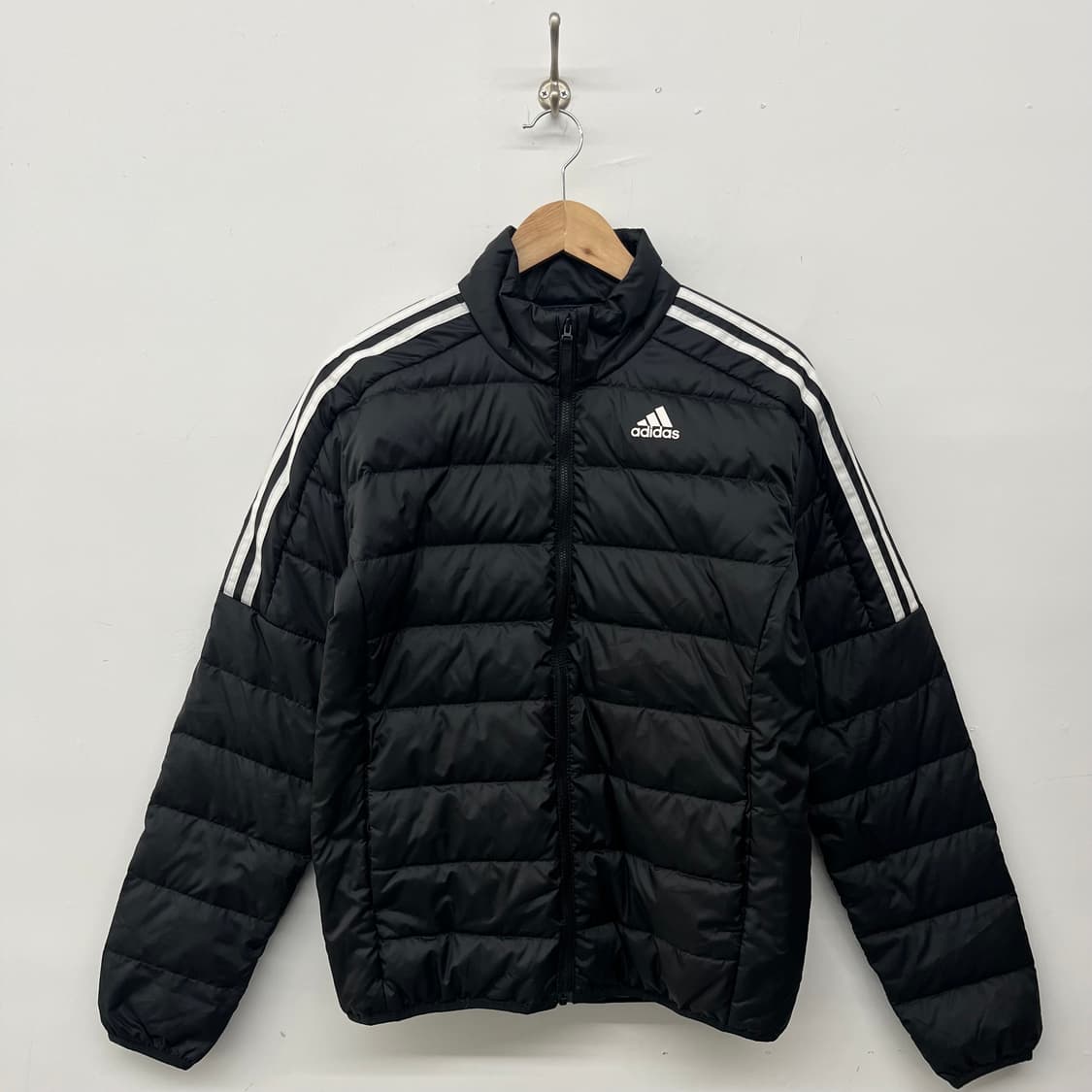 아디다스 3선 패딩 블랙 여/L 상품이미지1