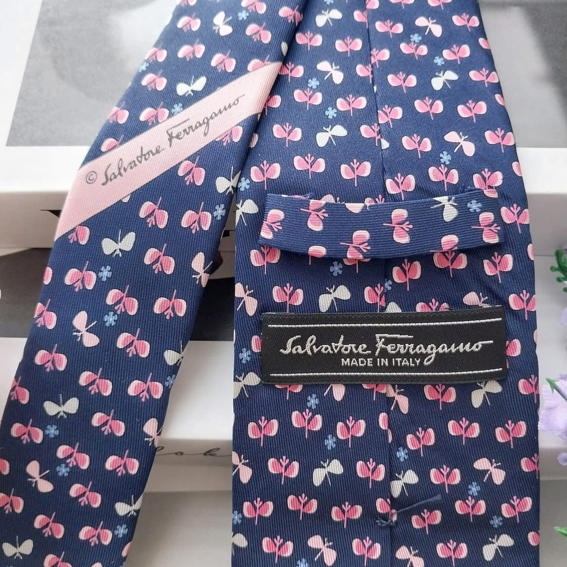 살바토레 페라가모 실크 나비 패턴 넥타이 8.9cm A+등급 K1328
 상품이미지6