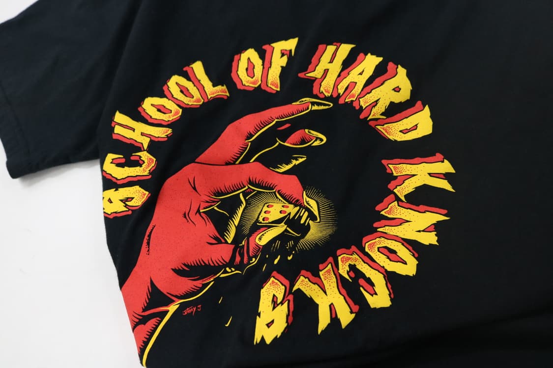 SCHOOL OF HARD KNOCKS 그래픽 블랙 반팔 티셔츠 (L) 상품이미지5