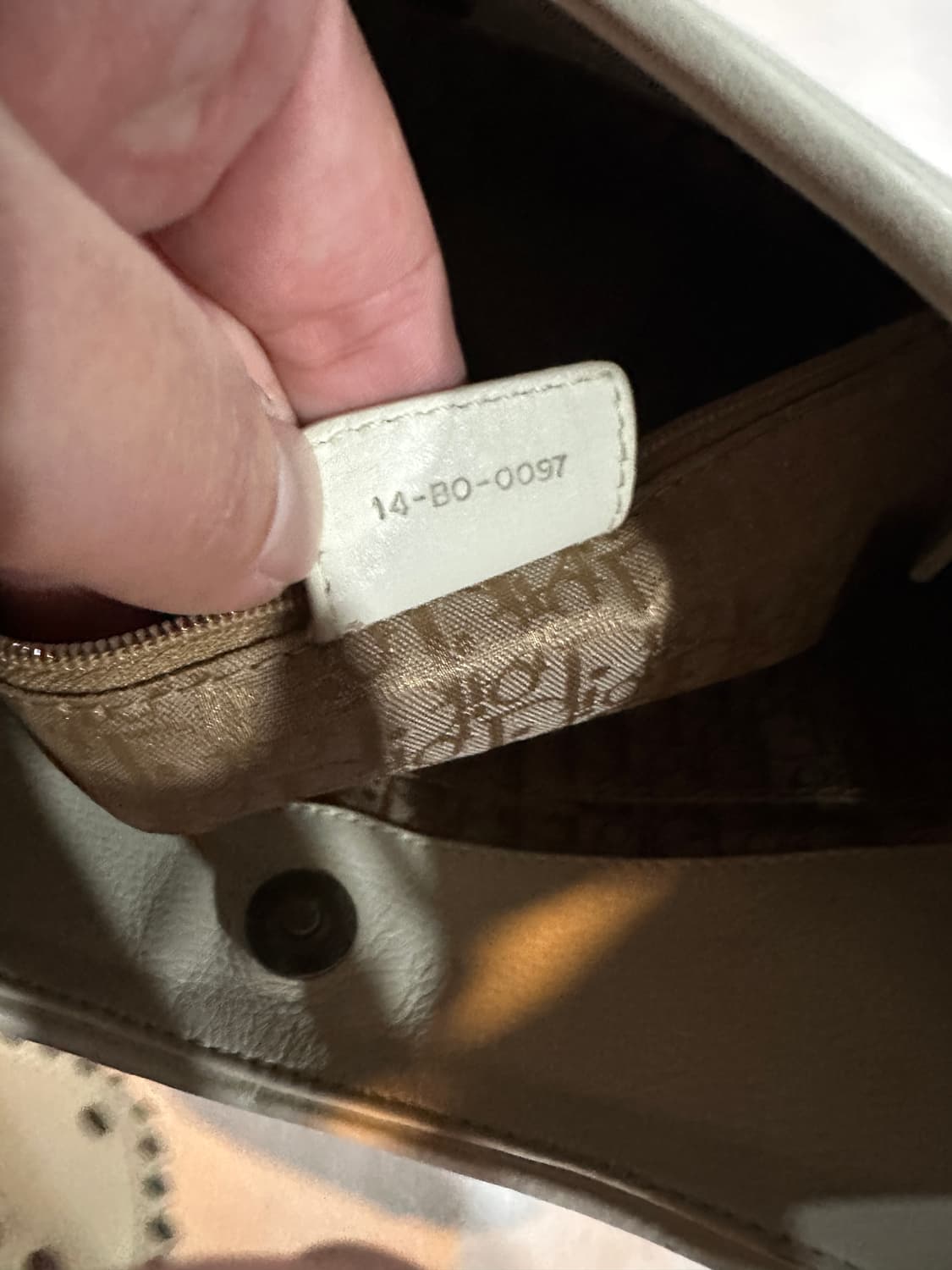 디올 화이트 레이스업 호보백 상품이미지6