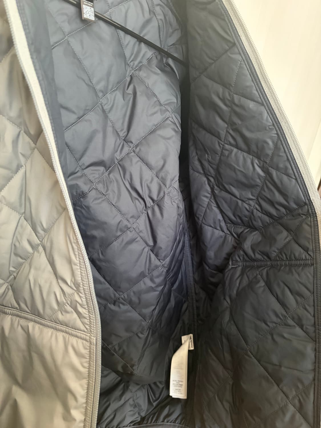 파타고니아 멘즈 다이아몬드 퀄티드 보머 후디M 상품이미지5