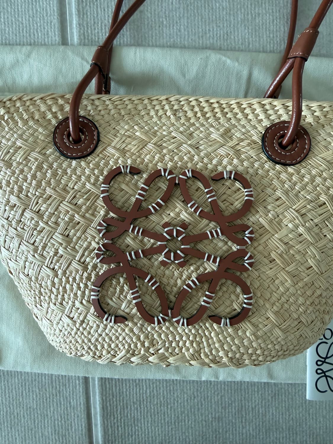 로에베 애너그램 바스켓 라탄백 스몰 상품이미지4