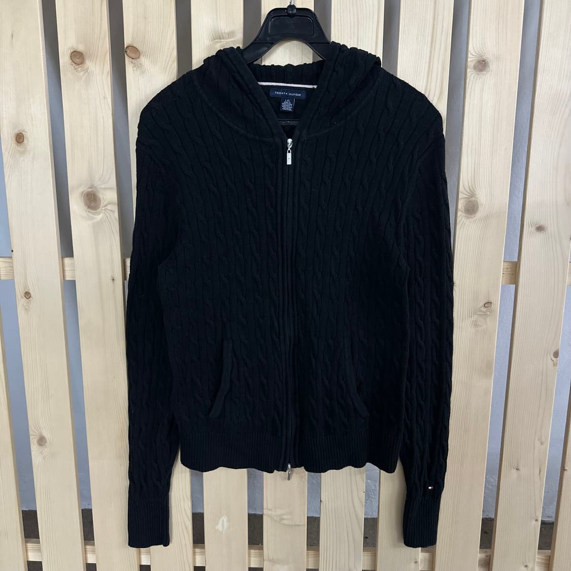 (L) 타미힐피거 블랙 케이블 니트 집업 상품이미지1