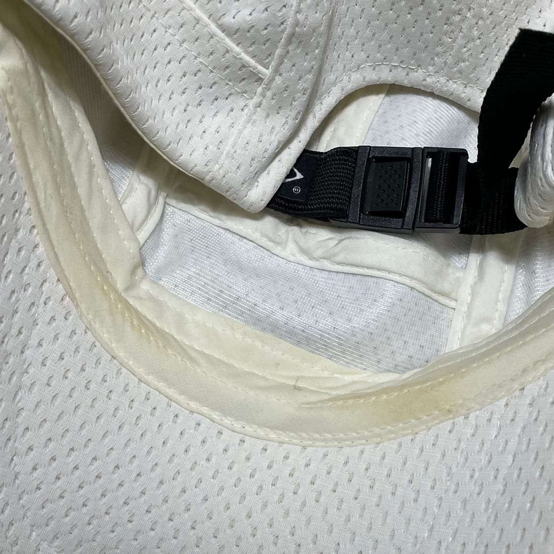 미스치프 화이트 메쉬 볼캡 런닝 모자 상품이미지2