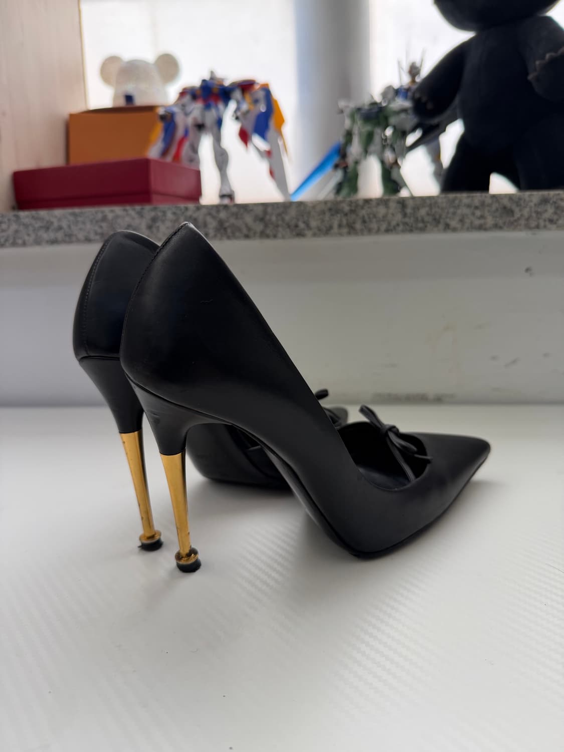 정품) 톰포드 블랙 리본 장식 펌프스힐 36  상품이미지4