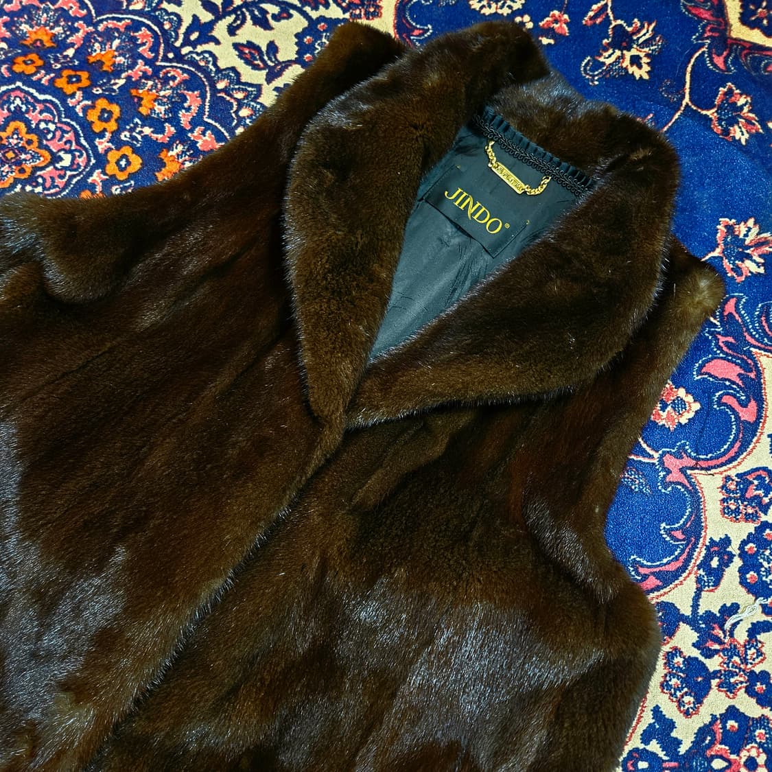 진도모피(JINDO) 다크 브라운 통 밍크 코트 베스트 + 모피 머플러 상품이미지3