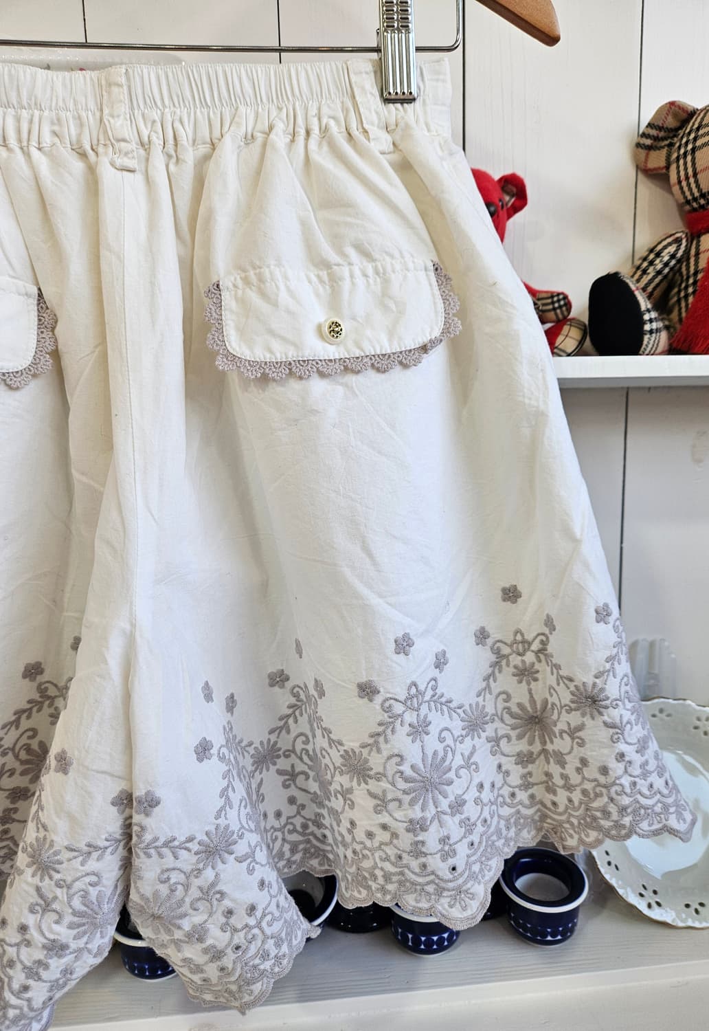 엑시즈팜(Axes Femme) 자수 플레어 스커트핏바지 상품이미지6