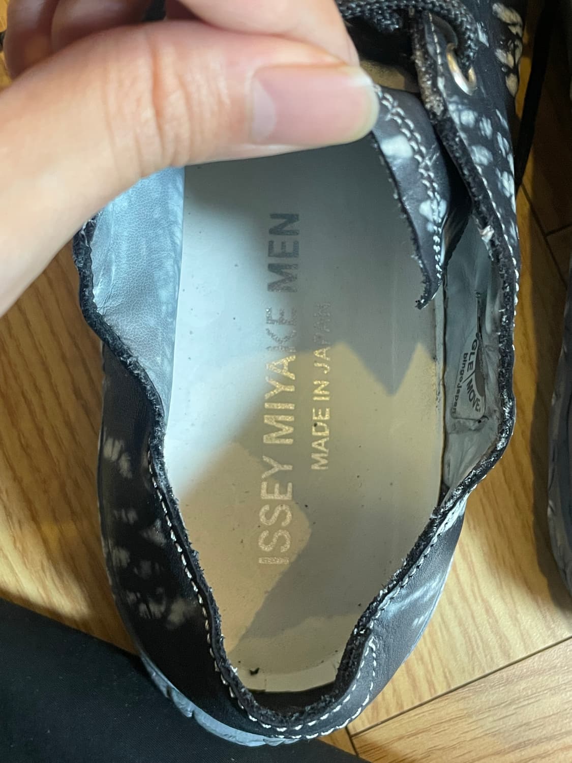 이세미야케 타이다이 스니커즈 상품이미지2