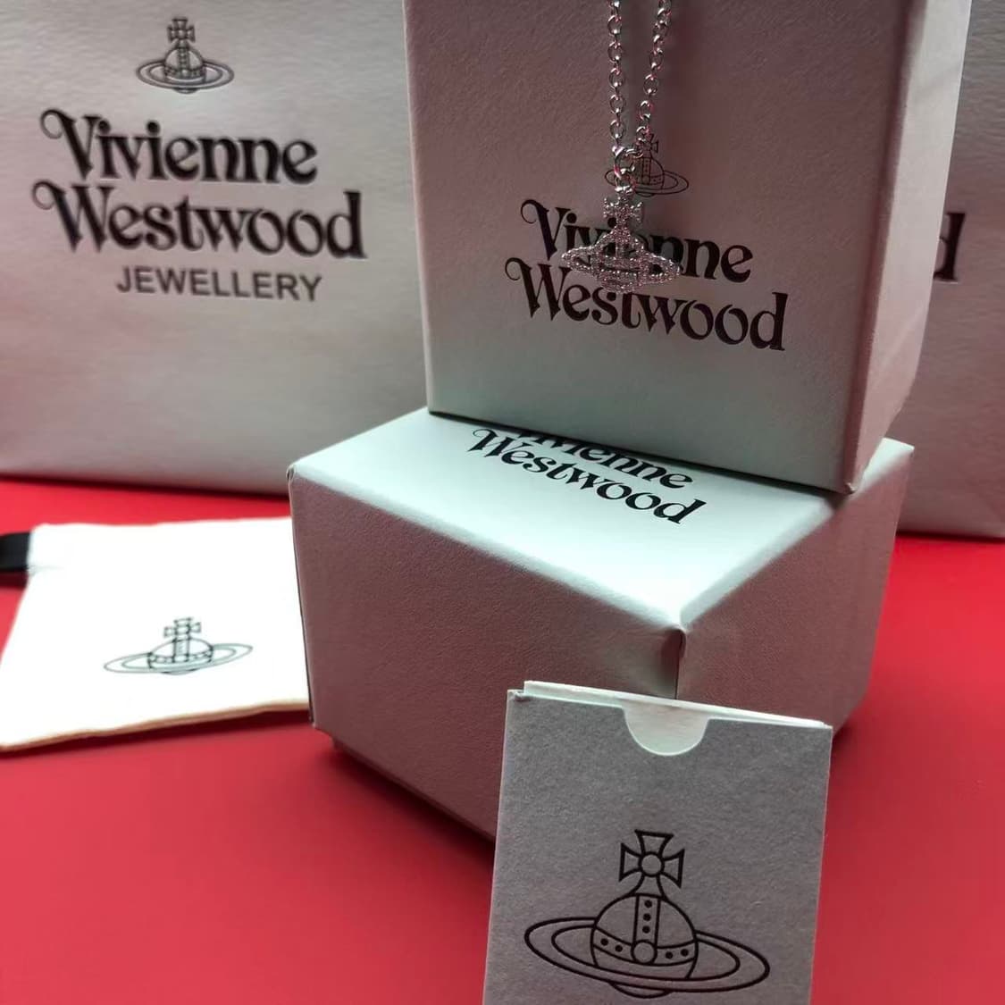 비비안 웨스트우드 Petite Orb Pendant Necklace 상품이미지6