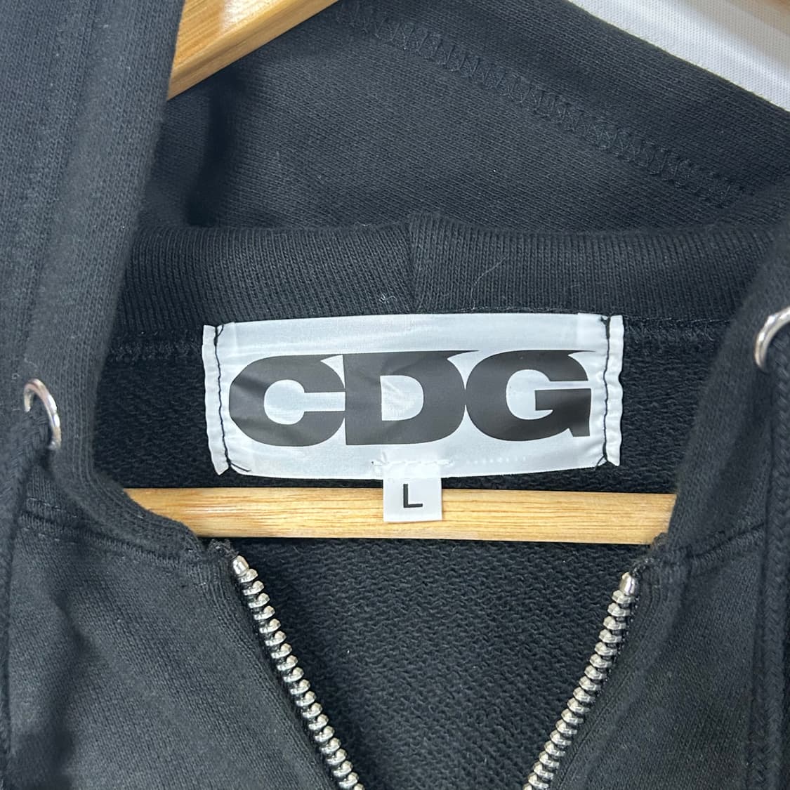 [CDG] 꼼데가르송 빅로고 프린팅 후드집업 상품이미지5