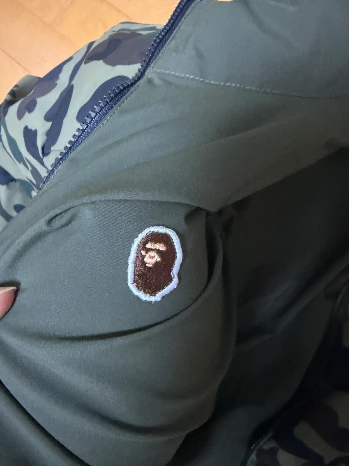 정품)베이프 1st camo 리버시블 패딩 XL 카키 상품이미지5