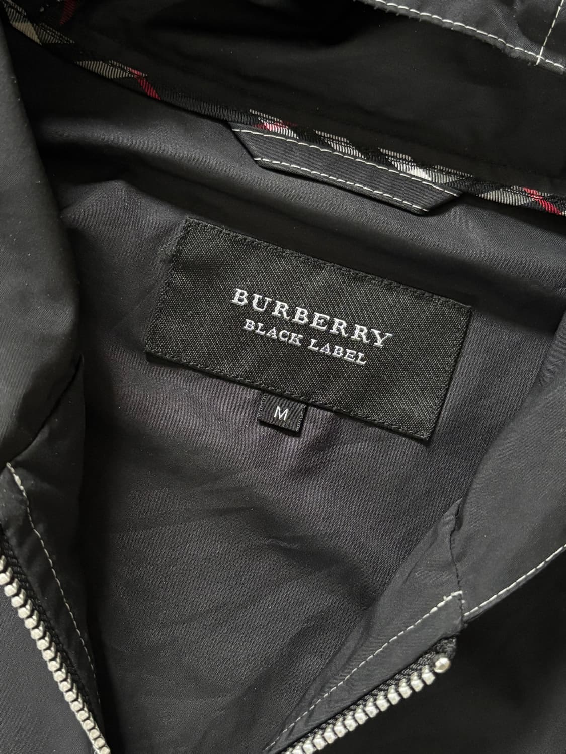 Burberry 버버리 블랙라벨 블랙 체크 트리밍 후드 집업 상품이미지4