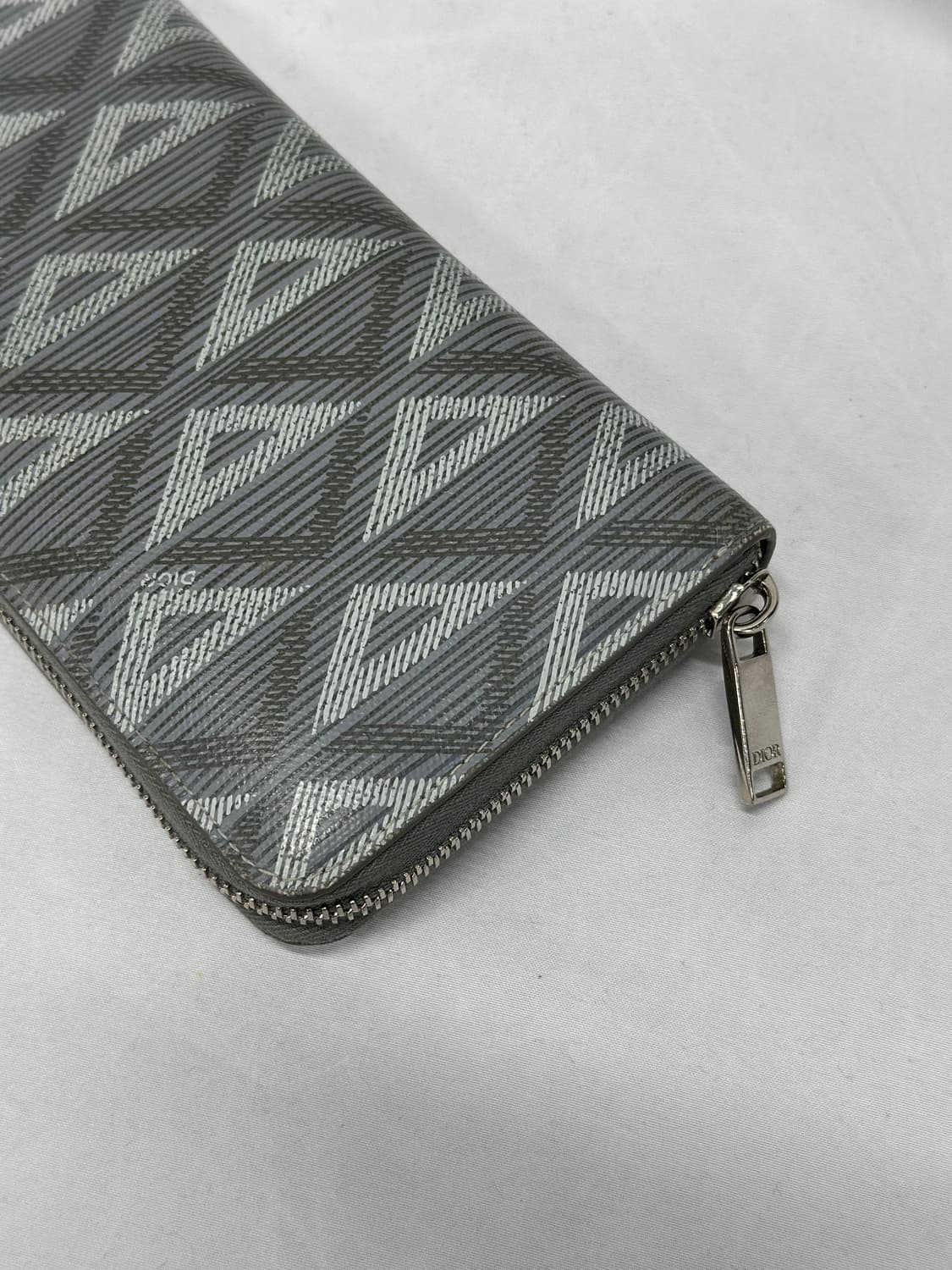 디올 다이아몬드 지퍼돌이 장지갑 상품이미지4