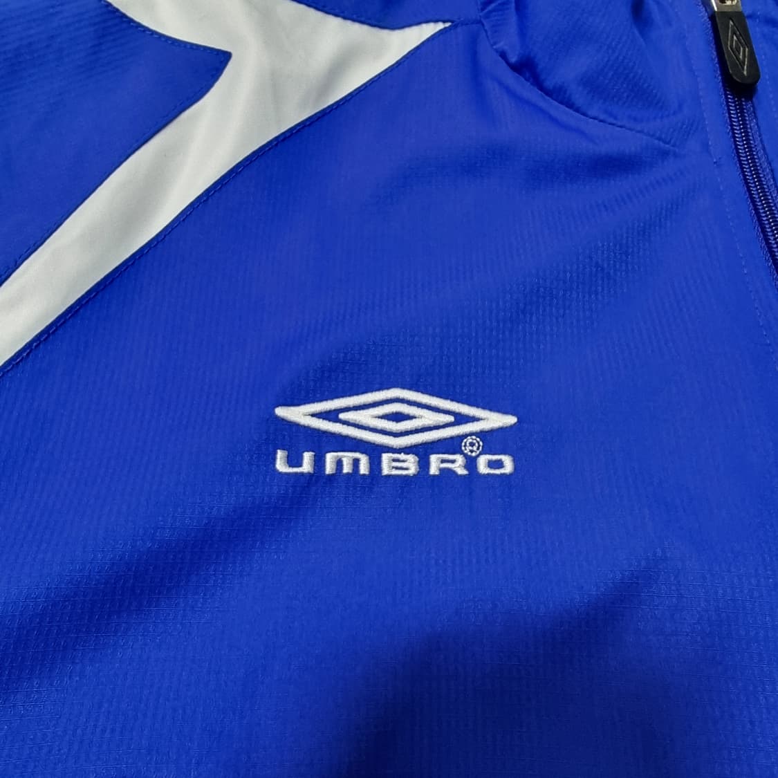 엄브로 올드스쿨 커스텀 에버튼 바람막이 상품이미지4