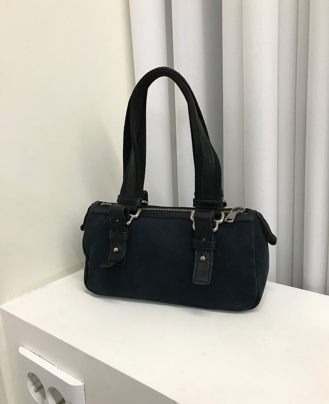 입생로랑 빅로고 미니 토트백 가방 상품이미지3