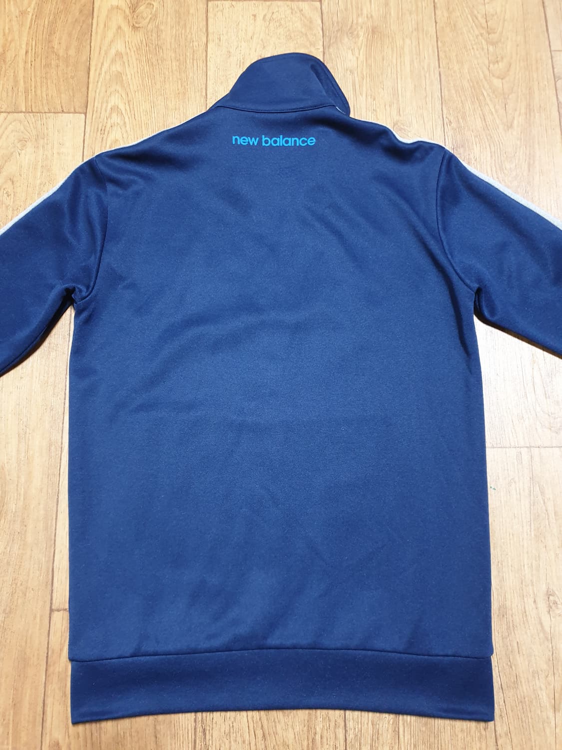 1127 뉴발란스 운동복 집업 95 사이즈입니다 상품이미지5