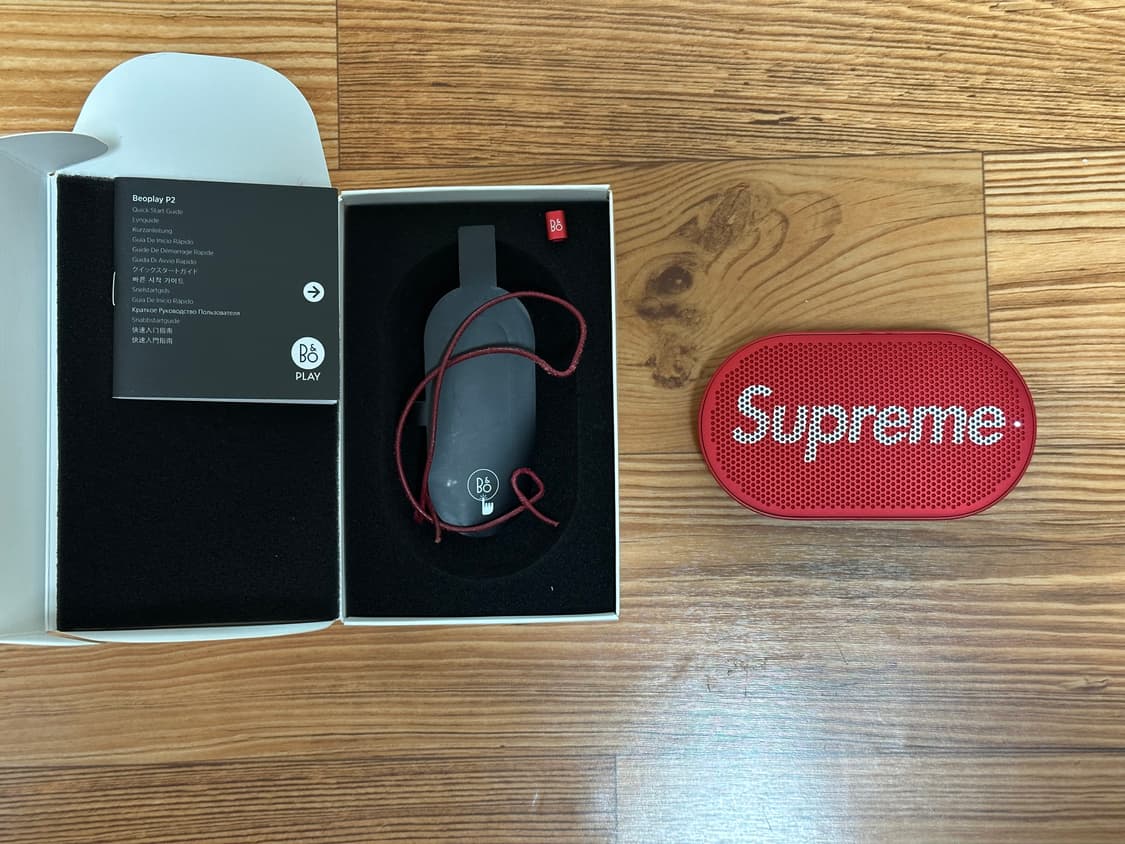 슈프림 B&O Beoplay P2 블루투스 스피커 상품이미지1