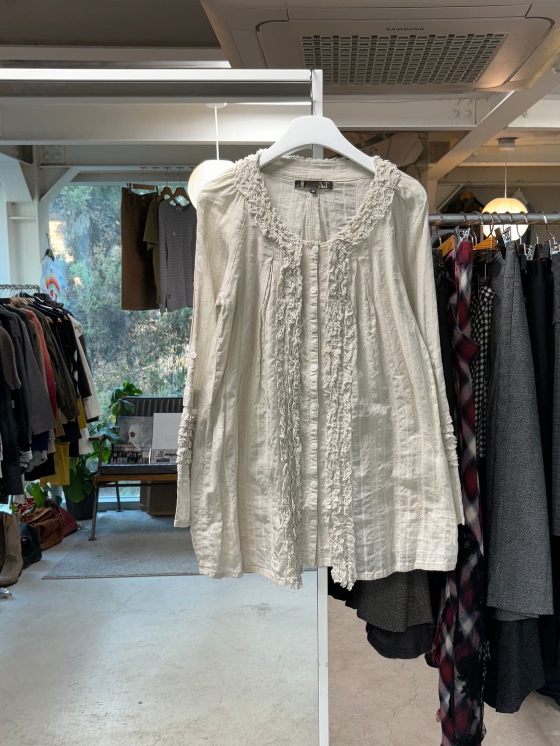 아츠로 타야마 프릴 셔츠 상품이미지1