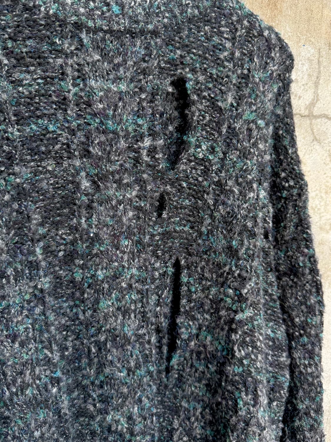 블랙웨어 커팅 디테일 헤비니트 상품이미지3