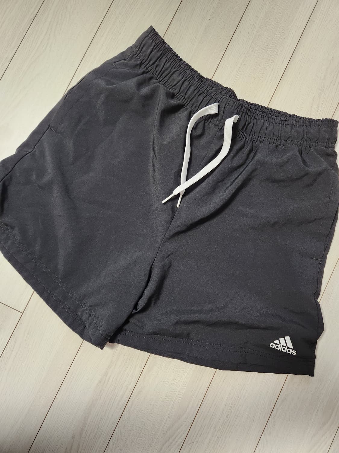 새상품급)아디다스 러닝 트레이닝 숏반바지 키즈 사이즈160 

사이즈 성 상품이미지1