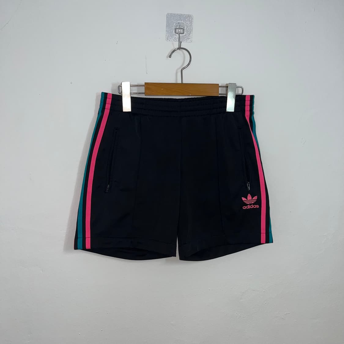 Adidas black Firebird short track pants 상품이미지3