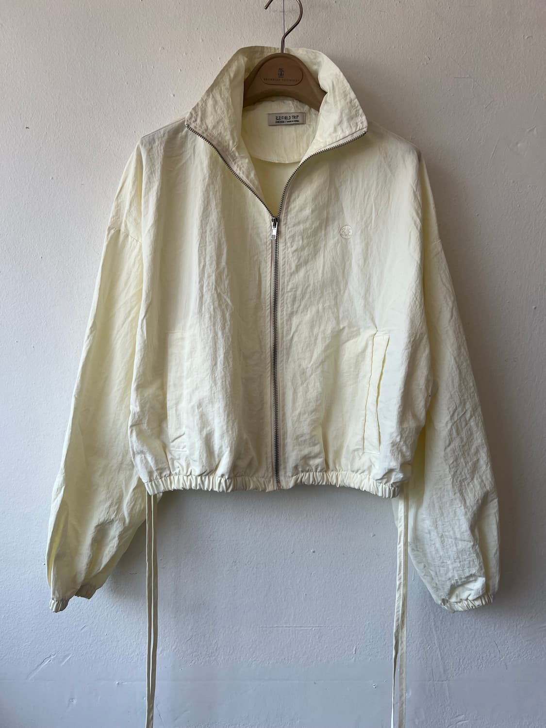 3.3필드트립 여성 크림아이보리 바람막이점퍼 셔링크롭자켓 상품이미지2