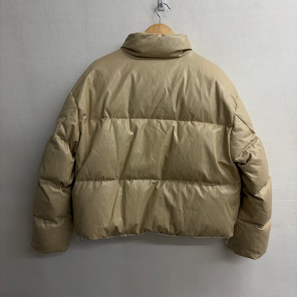 아모멘토 비건레더 리버시블 패딩(M) 상품이미지2