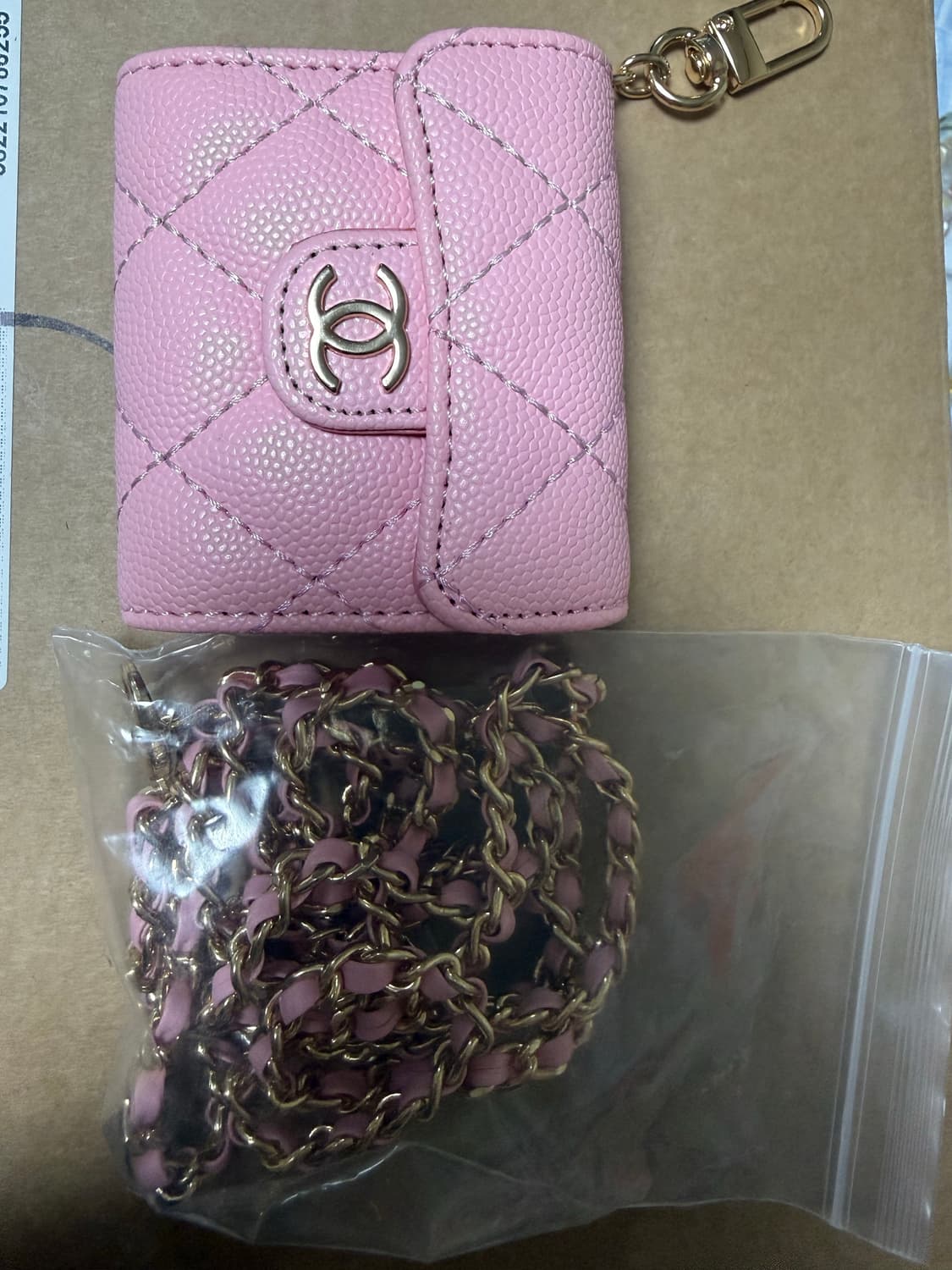 업사이클링 에어팟케이스 상품이미지1