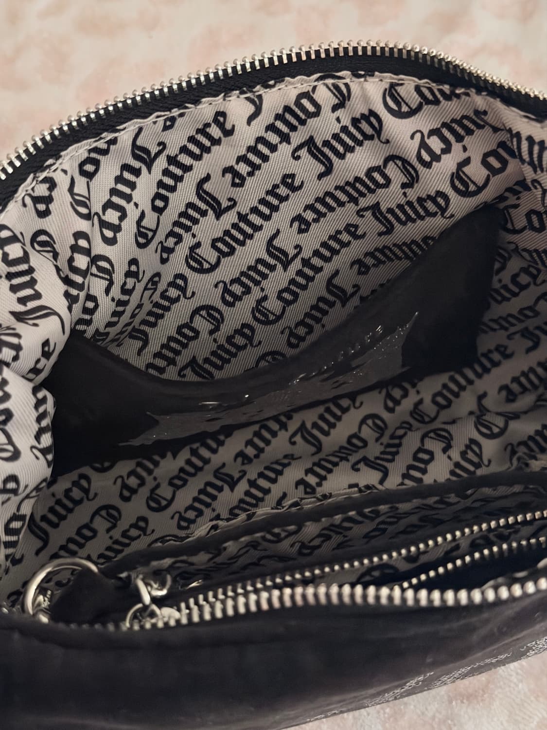 쥬시꾸뛰르 블랙 벨벳 체인호보백 상품이미지3