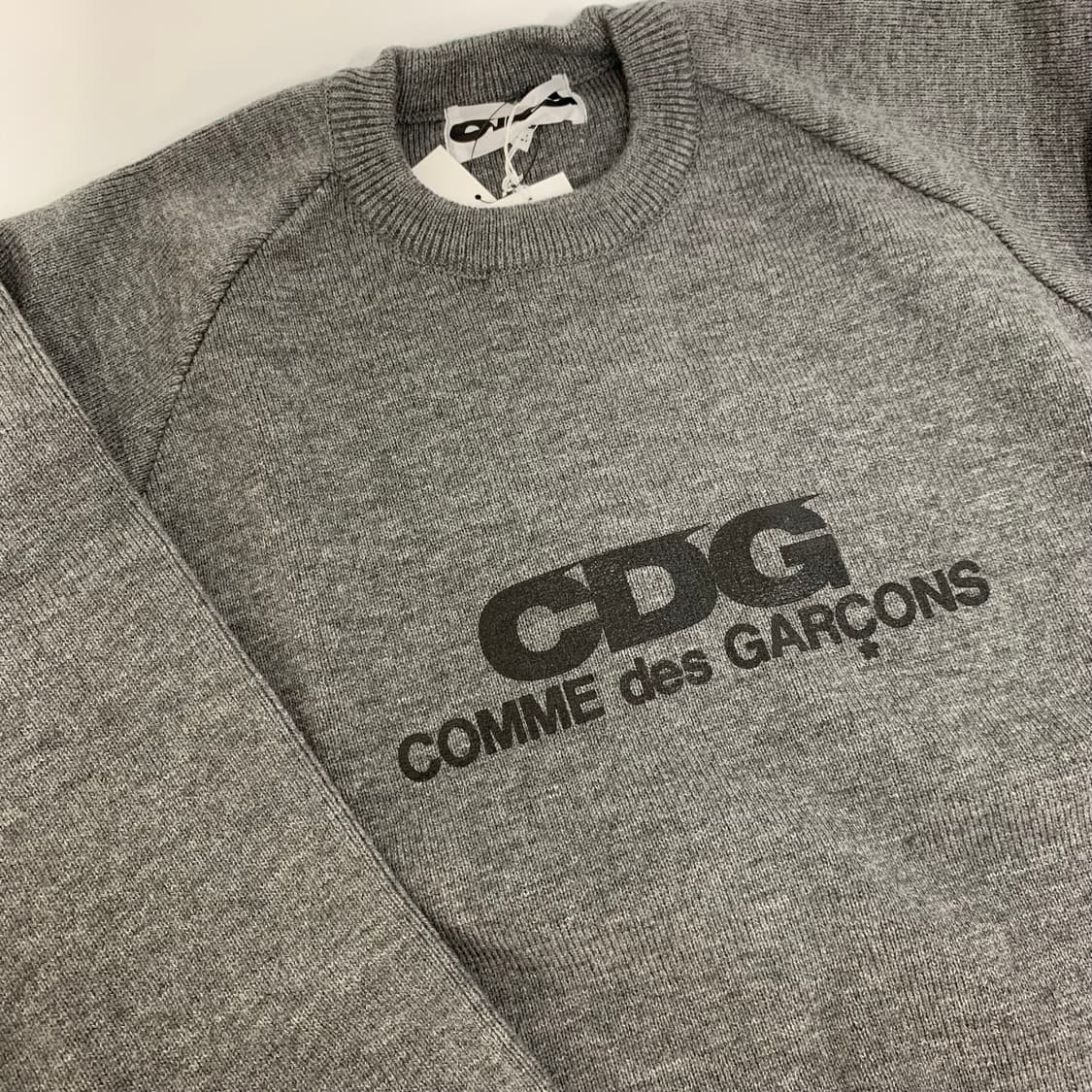 [당일 발송] 꼼데가르송 CDG 풀오버 라운드 니트 2컬러 상품이미지7
