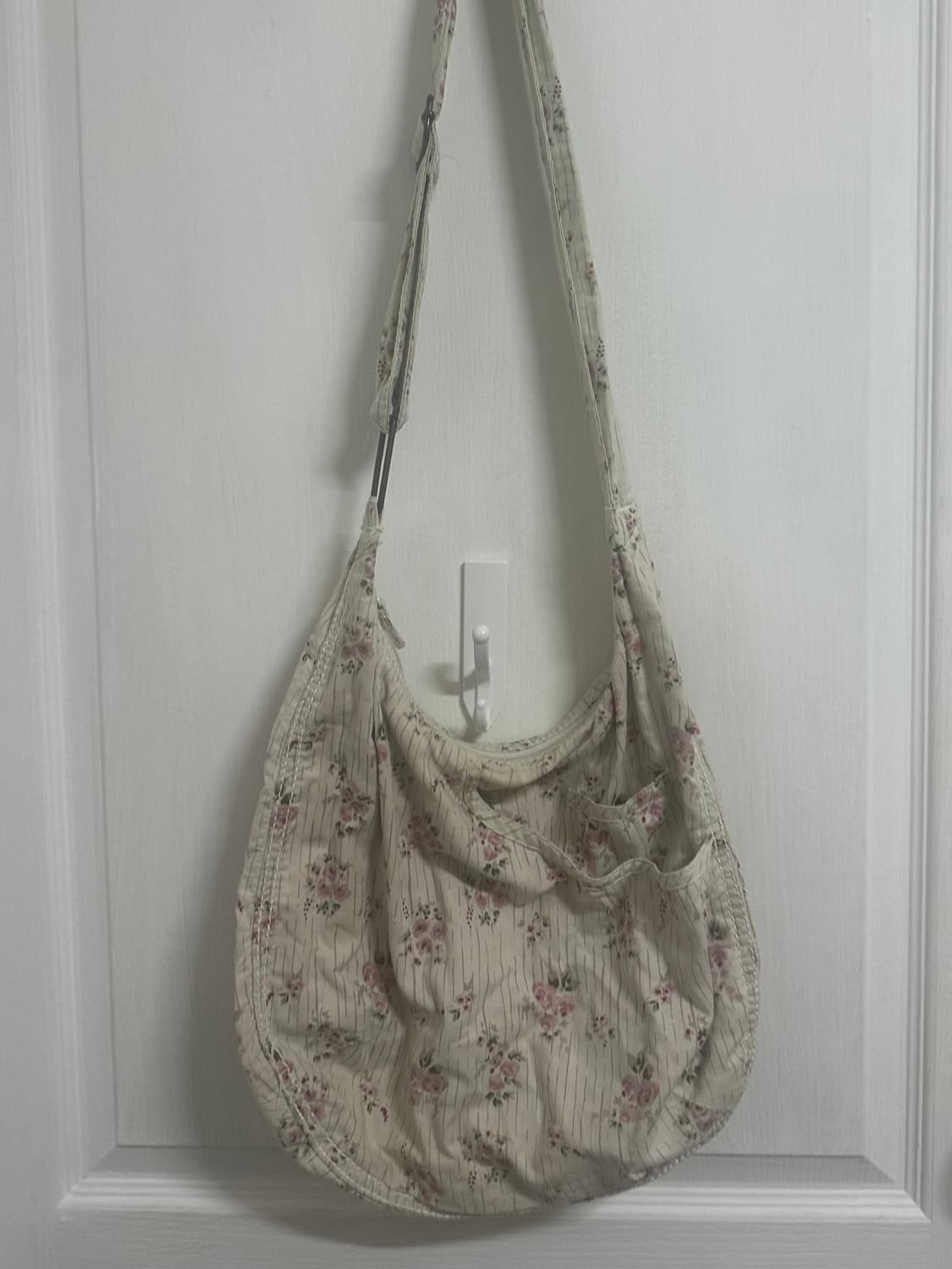 모리걸 플라워 패턴 크로스백 상품이미지1