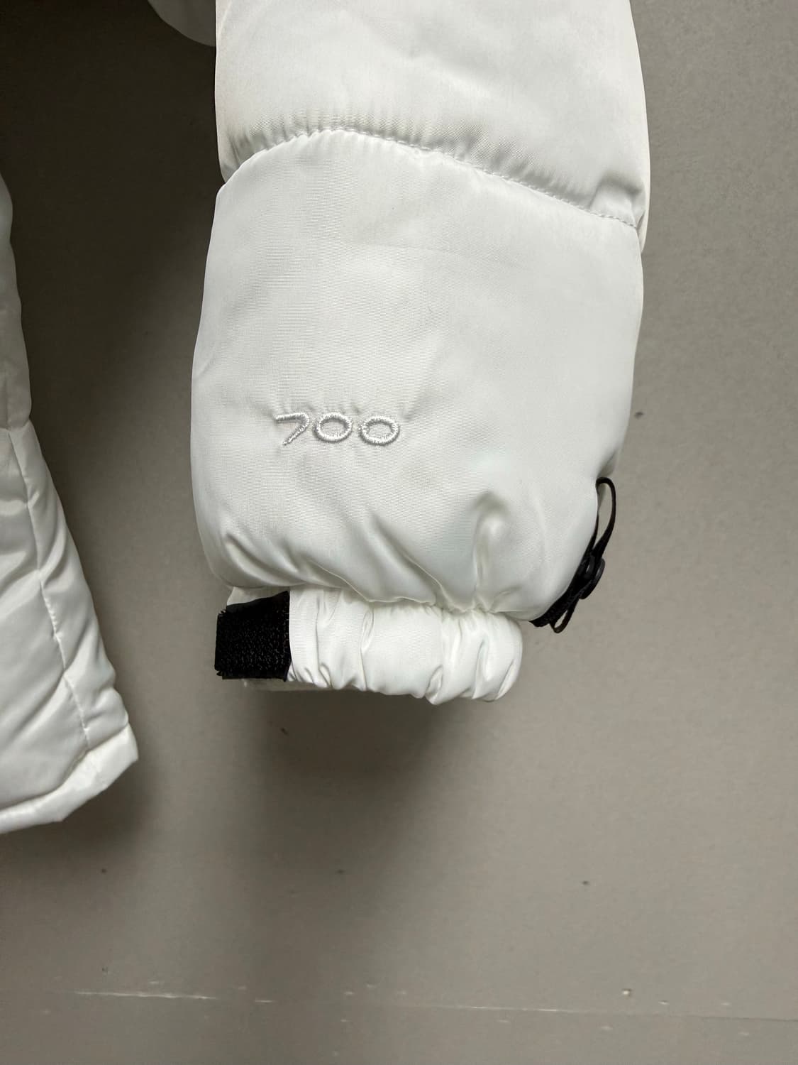 남성 XL / 노스페이스 눕시 700 패딩 화이트 블랙 상품이미지2